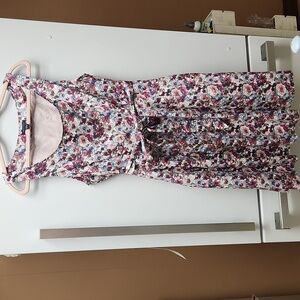 Tommy Hilfiger NWOT Summer Floral Belted Dress - Size 16
